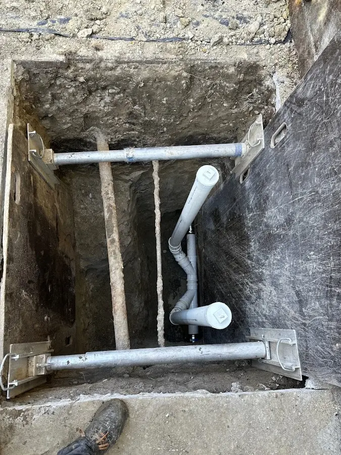 Experienced plumber completing Drain Cleaning work in Tehaleh